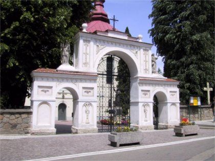 Zabytkowa brama kościelna - fot.E.Bielec